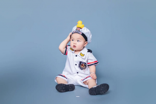 宁阳宝宝频繁使劲扭动哼唧