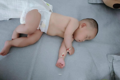 宁阳几个月宝宝会抬头